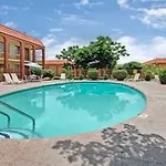 Super 8 by Wyndham El Paso Airport 