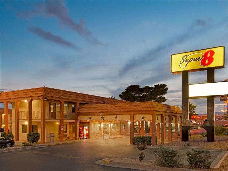 Super 8 By Wyndham Airport