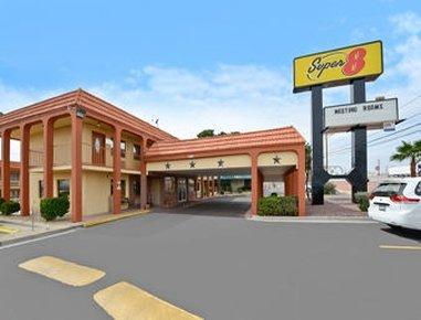 Super 8 By Wyndham Airport 2*
