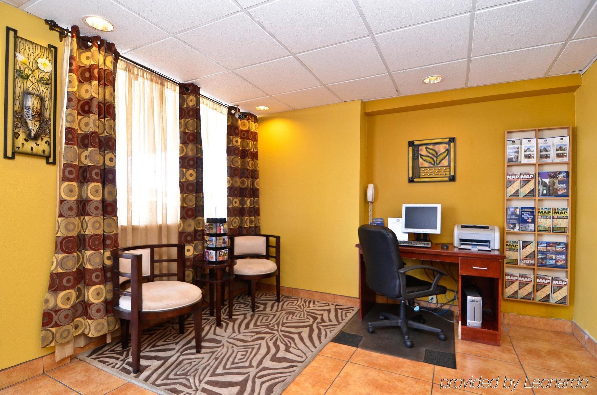 Hotel Super 8 By Wyndham Airport