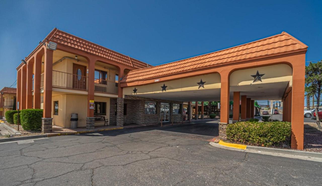 Super 8 By Wyndham Airport 2*