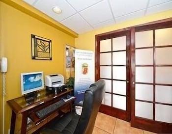Super 8 By Wyndham Airport El Paso