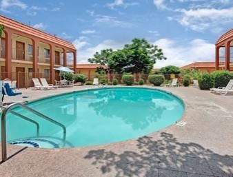 Super 8 By Wyndham Airport